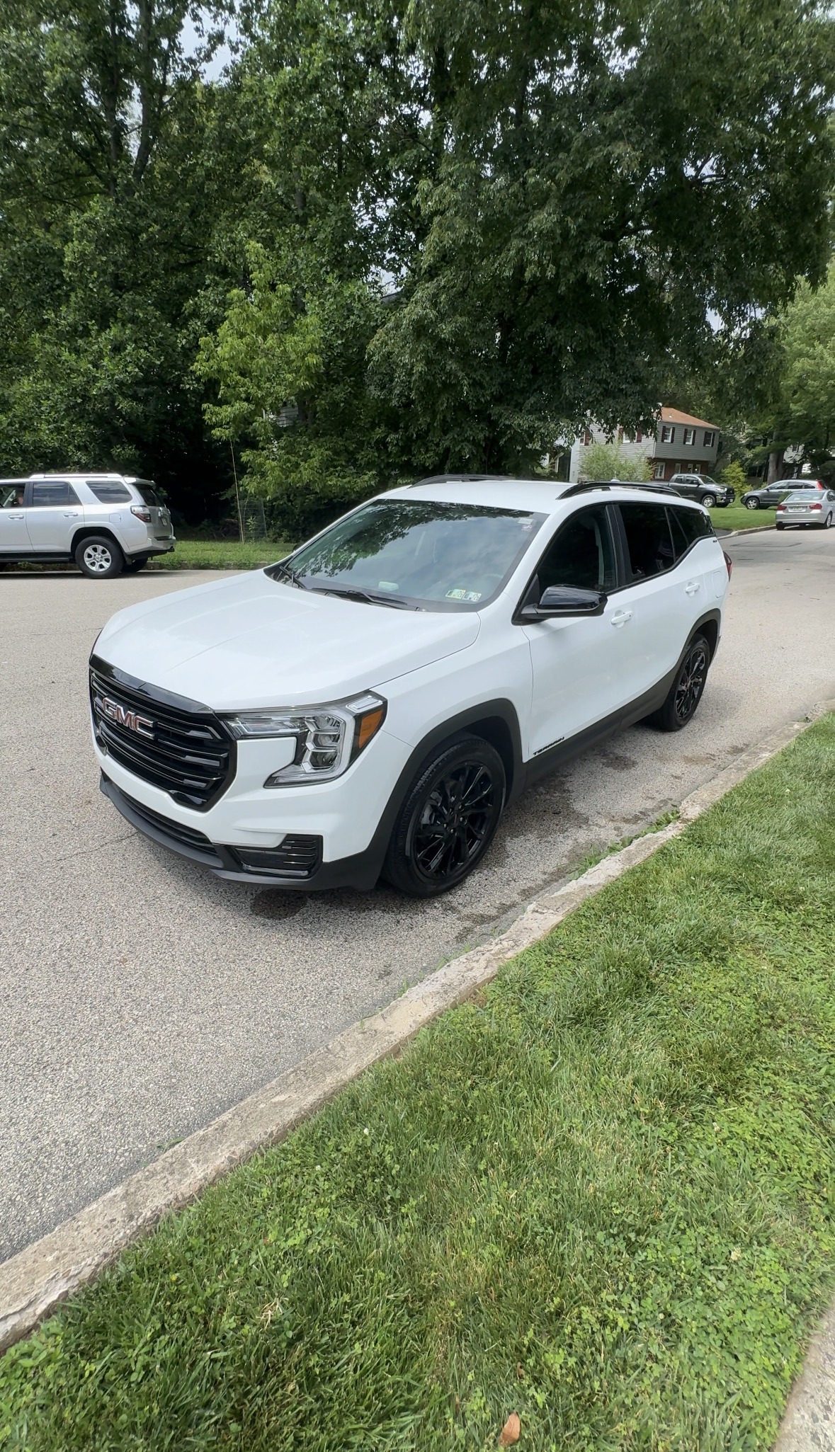 Black vehicle after exterior detail
